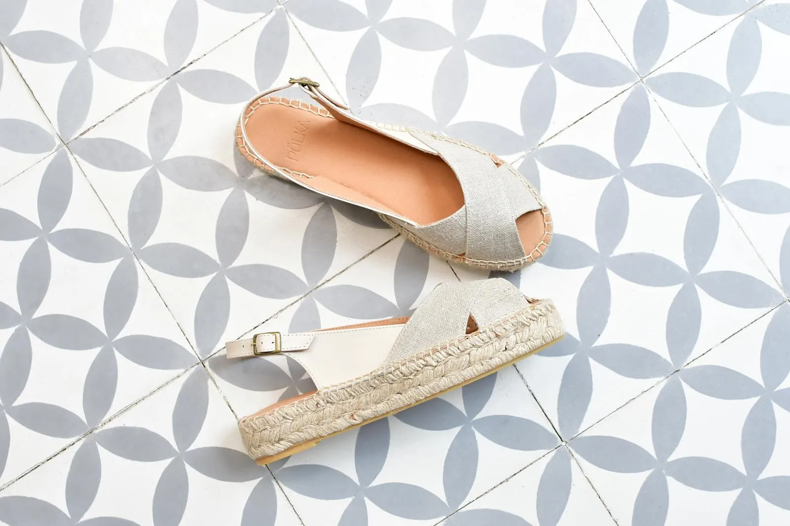 Sandalia Cruzada Lino Piel PölkaShoes Gris